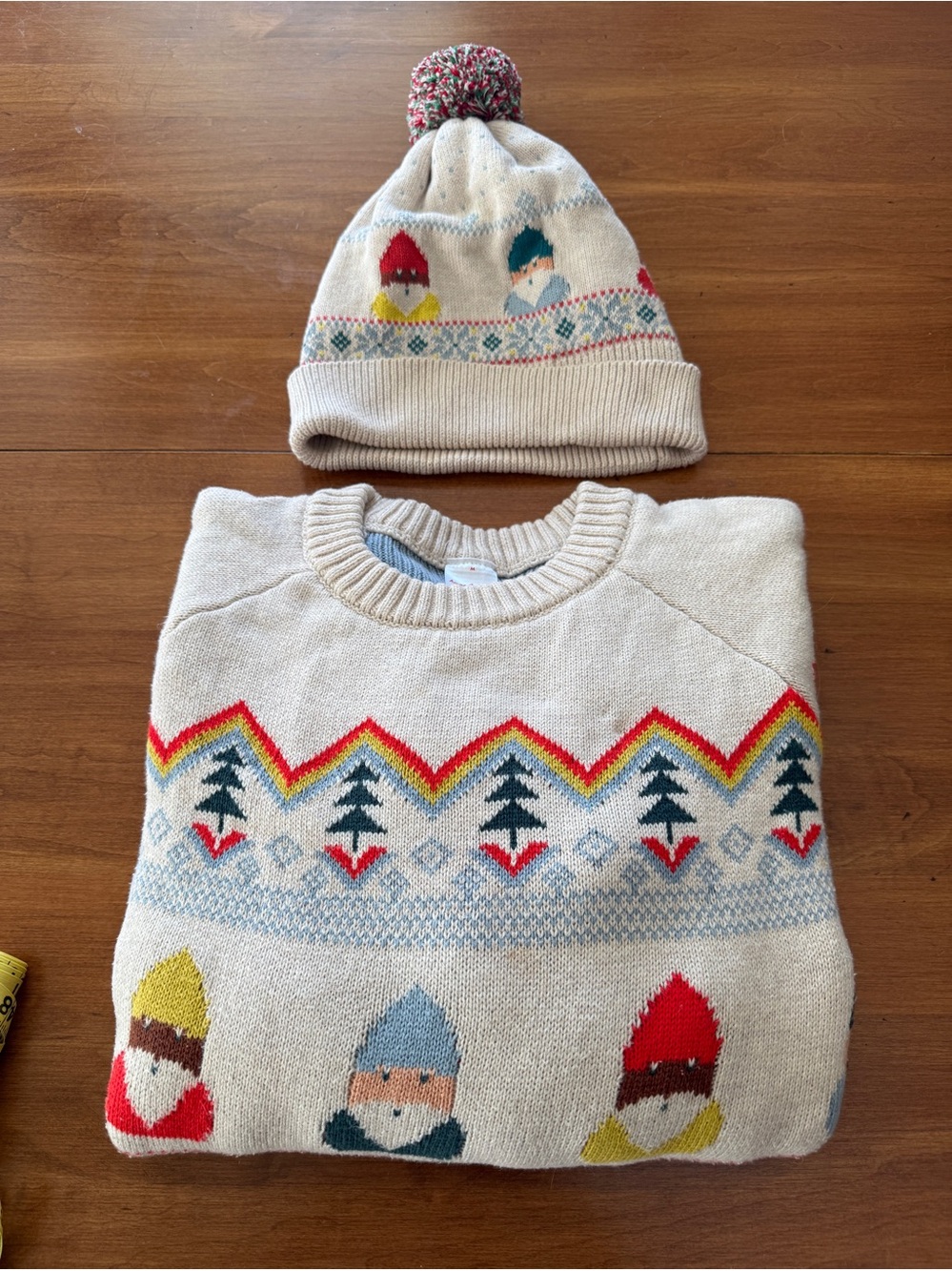 Hannah Andersson Holiday Knit Sweater & Pom Beanie Set - Festive Gnome Pattern
